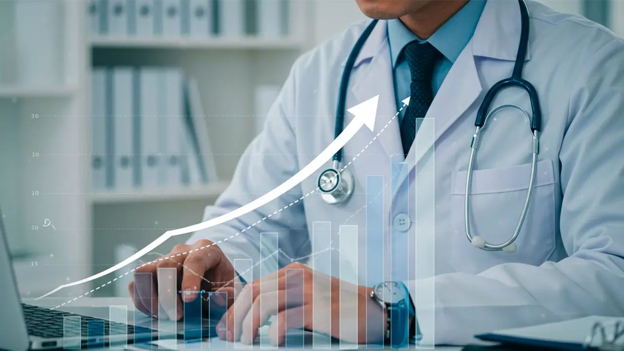Clínicas médicas podem ter direito à equiparação hospitalar, possibilitando redução significativa na carga tributária, especialmente no IRPJ e na CSLL.